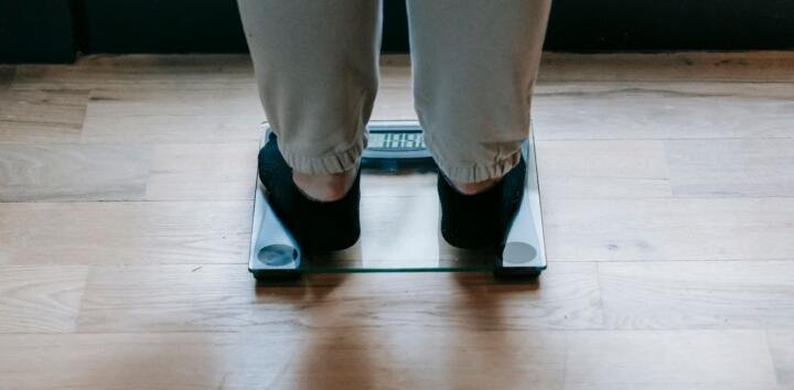 Reducir las horas de sueño podría impactar el metabolismo y la salud del corazón