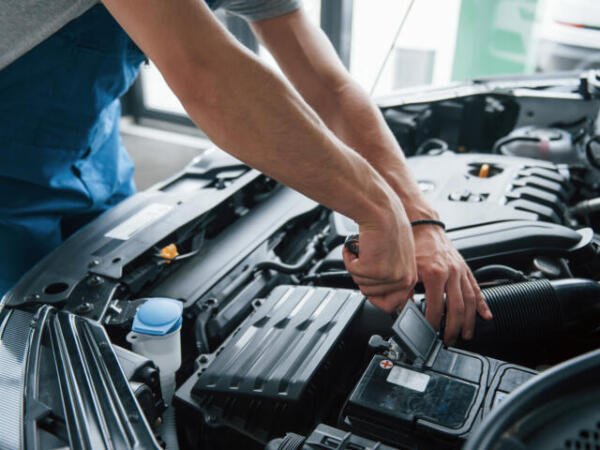 Los errores más comunes que reducen la vida útil de una batería de automóvil