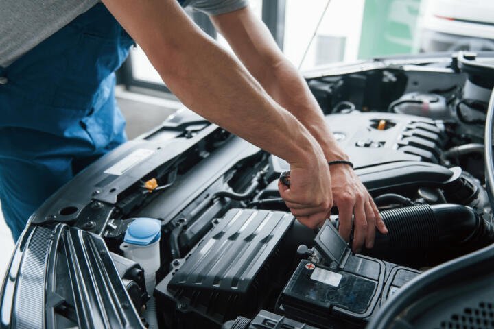 Los errores más comunes que reducen la vida útil de una batería de automóvil