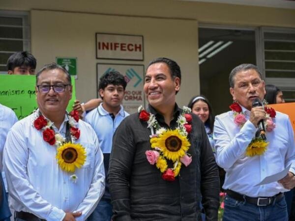 Eduardo Ramírez fortalece infraestructura educativa, carretera e hídrica en Pantepec y Jitotol