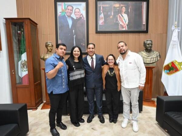 Eduardo Ramírez se reúne con la rectora de la Universidad Nacional Rosario Castellanos, Alma Herrera
