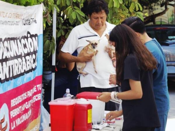 Chucho Móvil continúa protegiendo la salud de mascotas y familias en Tuxtla