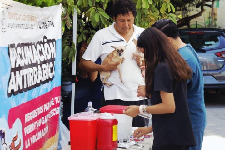 Chucho Móvil continúa protegiendo la salud de mascotas y familias en Tuxtla

