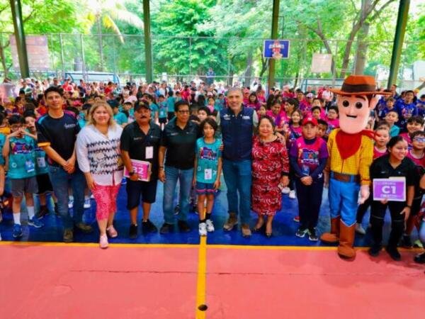 Arranca Angel Torres Cursos de Verano en beneficio de niñas y niños tuxtlecos