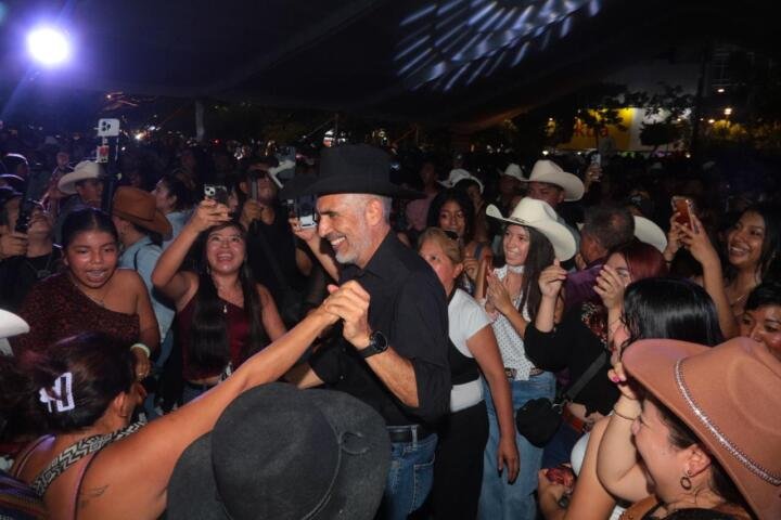 Todo un éxito el Festival ¡Que Viva la Banda! en el Parque Central de Tuxtla