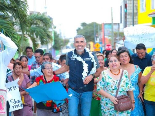 Angel Torres inaugura cerca de 300 metros lineales de pavimentación en la calle Pomarrosa, colonia Potinaspak