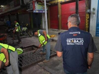 Encabeza Angel Torres brigadas nocturnas de desazolve en Tuxtla