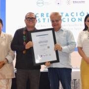 Recibe UNACH Acreditación Institucional de los CIEES