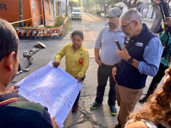 Junto a vecinas y vecinos, Angel Torres inicia obra que resolverá socavón y problemas de drenaje en Barrio Colón
