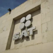 SAT: estos movimientos bancarios pueden generar una revisión fiscal