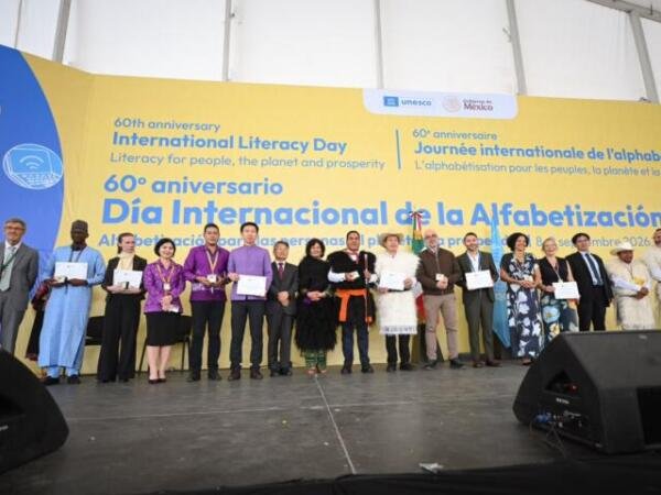 Unesco reconoce a los gobiernos de México y Chiapas por alfabetizar