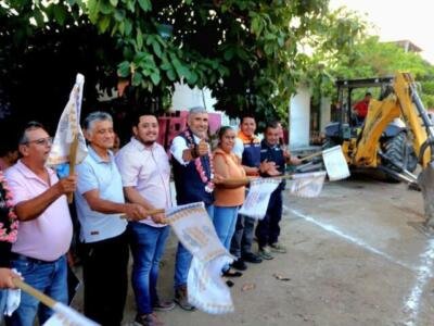 Angel Torres inicia una calle nueva en Jardines del Pedregal