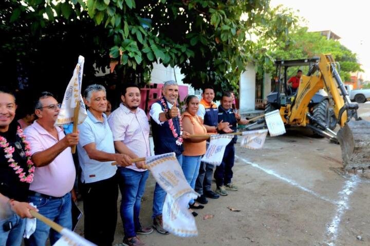 Angel Torres inicia una calle nueva en Jardines del Pedregal