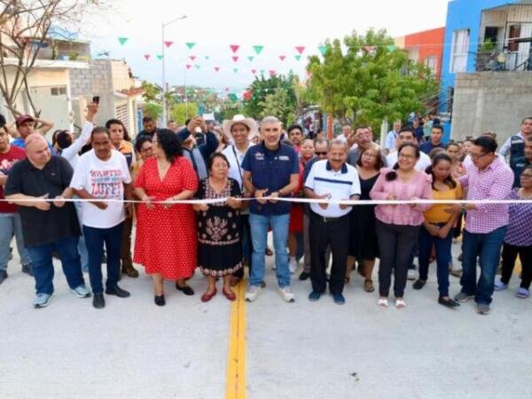 Calles Felices continúa beneficiando a más familias; inaugura Angel Torres una calle en Real del Bosque