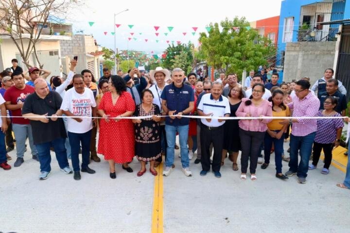Calles Felices continúa beneficiando a más familias; inaugura Angel Torres una calle en Real del Bosque