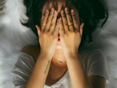 Dormir muchas horas no siempre significa descansar bien