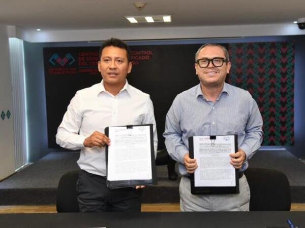 Firma el rector Oswaldo Chacón Rojas convenio de colaboración con el titular del CECCC, José Alonso Llaven Villarreal