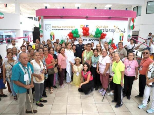 Angel Torres arranca “Abues en Acción” con abuelitas y abuelitos