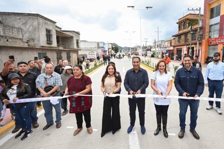 Eduardo Ramírez fortalece la infraestructura de San Cristóbal de Las Casas y entrega escrituras públicas