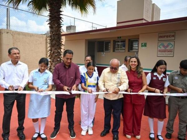 Destaca Eduardo Ramírez inversión de más de 318 mdp para el mejoramiento de escuelas en Tuxtla Gutiérrez