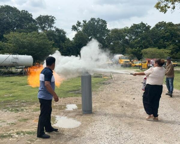 Capacitan a comideras tradicionales de Chiapas en manejo seguro de gas LP y fuego vivo