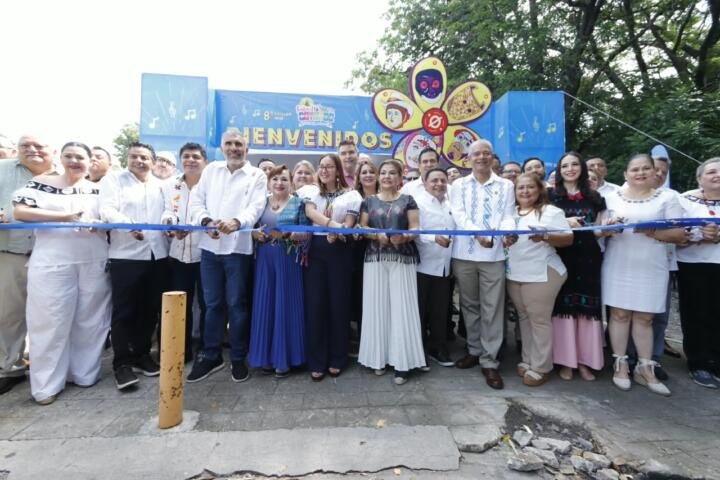 Moreno Guillén asiste a la inauguración del Festival Coyatoc 2026