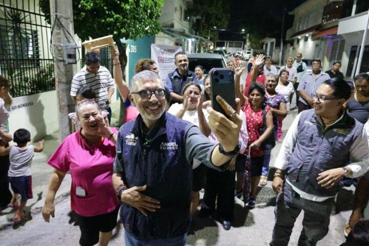 Iluminando Tuxtla llega a la colonia Albania Alta con Angel Torres