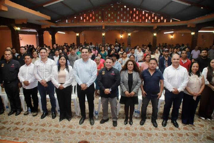 Juan Carlos Moreno Guillén presenta “Acercando la Justicia al Pueblo” en Bochil y Jitotol