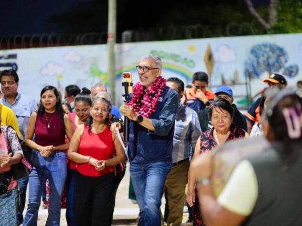 Angel Torres cumple con Calles Felices en la colonia Democrática