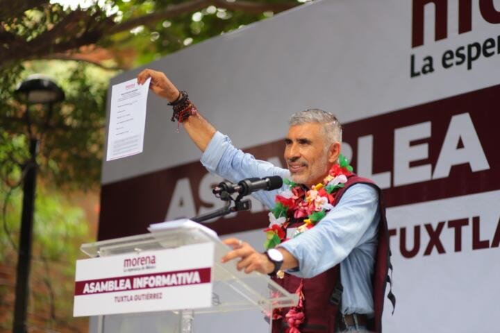 Angel Torres formaliza su solicitud de registro a la Coordinación Municipal de Morena en Tuxtla Gutiérrez ante más de 4 mil personas
