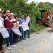 Angel Torres arranca Calles Felices en el ejido Copoya