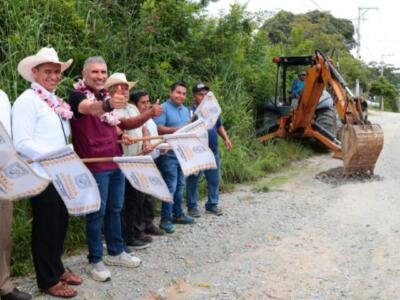 Angel Torres arranca Calles Felices en el ejido Copoya