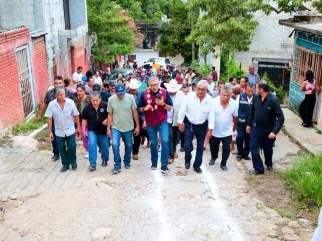 Angel Torres arranca una obra más con Calles Felices en Cerro Hueco*