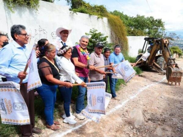 Angel Torres arranca obra de Calles Felices en La Condesa