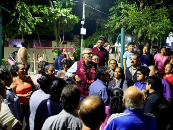 Iluminando Tuxtla llega a la colonia Pomarrosa con Angel Torres