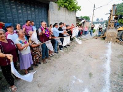 Inicia Angel Torres obra de Calles Felices en colonia Ideal