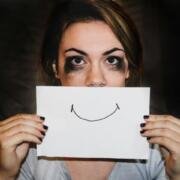 ¿Qué es la depresión sonriente y cómo reconocerla?