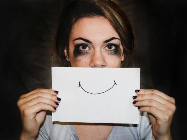 ¿Qué es la depresión sonriente y cómo reconocerla?